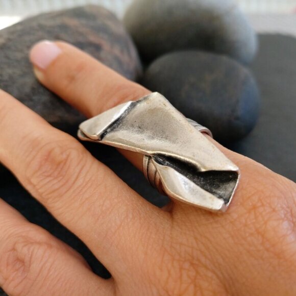 Silver Brutalist Wrinkled Ring, Modernist Abstract Ring - Picture 3 of 3